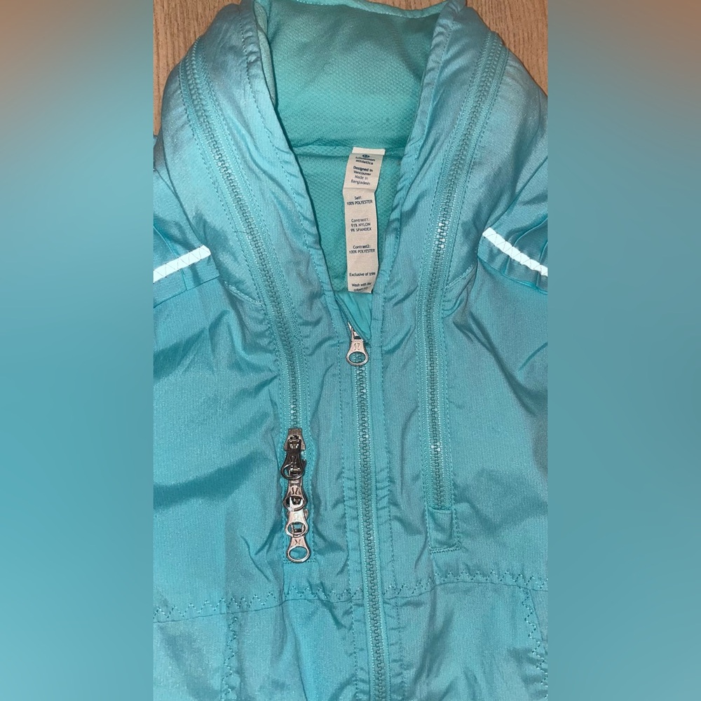 Lululemon jacket - Picture 3 of 10